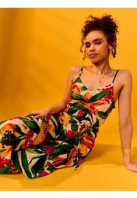 Sinsay - Wzorzysta wiskozowa sukienka midi na ramiączkach - wielobarwny. Materiał: wiskoza. Długość rękawa: na ramiączkach. Długość: midi #1