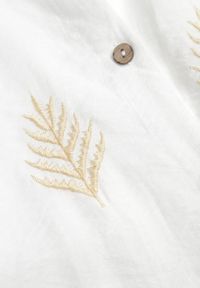 Born2be - Biała Koszula Boho z Wiskozy z Dłuższym Tyłem i Podpinanymi Rękawami Delmarene. Okazja: na co dzień, do pracy, na spotkanie biznesowe, na spacer. Kolor: biały. Materiał: wiskoza. Długość: długie. Wzór: haft. Styl: boho #7