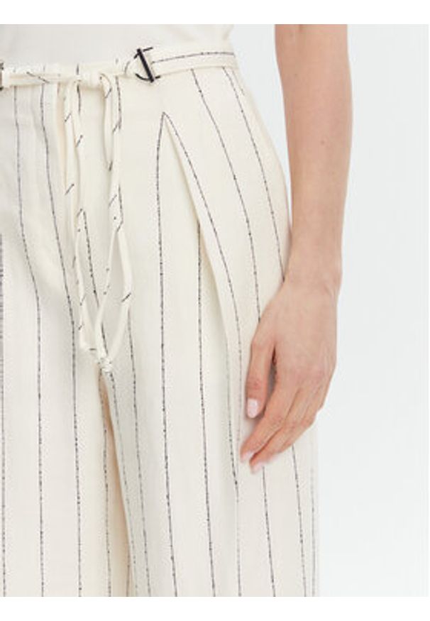 BOSS Spodnie materiałowe Tiana5 50538216 Beżowy Relaxed Fit. Kolor: beżowy. Materiał: wiskoza, len