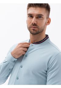 Ombre Clothing - Koszula męska dzianinowa z długim rękawem - błękitna V3 K542 - XXL. Typ kołnierza: kołnierzyk stójkowy. Kolor: niebieski. Materiał: dzianina. Długość rękawa: długi rękaw. Długość: długie. Wzór: kolorowy #4
