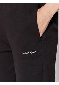 Calvin Klein Spodnie dresowe K20K20442 Czarny Regular Fit. Kolor: czarny. Materiał: bawełna, syntetyk, dresówka #3