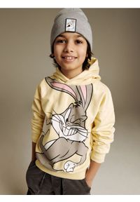 Reserved - Bluza z kapturem Królik Bugs - jasnożółty. Typ kołnierza: kaptur. Kolor: żółty. Materiał: dzianina #1