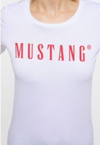 Mustang - MUSTANG Alina C Logo Tee Damski T-shirt Koszulka General White 1013222 20451 #3