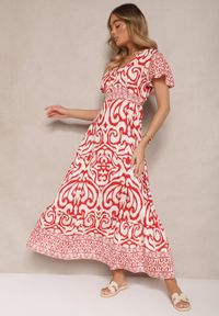 Renee - Czerwona Rozkloszowana Sukienka Zdobiona Ornamentalnym Printem Tillinelle. Okazja: na co dzień, na imprezę. Typ kołnierza: dekolt w serek. Kolor: czerwony. Długość rękawa: krótki rękaw. Wzór: aplikacja, nadruk. Sezon: lato. Typ sukienki: rozkloszowane. Styl: elegancki, casual #4