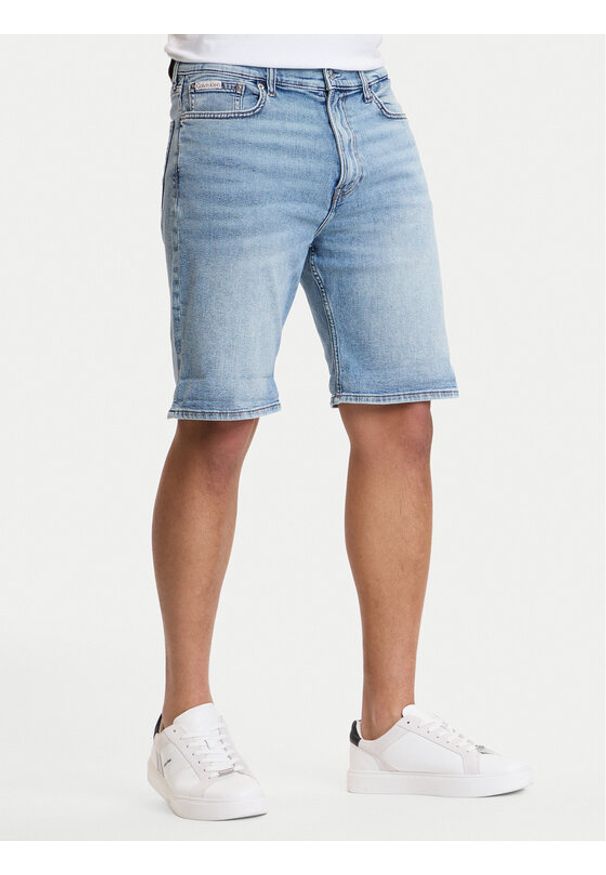 Calvin Klein Jeans Szorty jeansowe LV04RF920G Niebieski Regular Fit. Kolor: niebieski. Materiał: bawełna