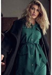 Figl - Koszulowa Sukienka z Kieszeniami Zapinana na Zatrzaski - Zielona. Kolor: zielony. Materiał: poliester, wiskoza. Typ sukienki: koszulowe