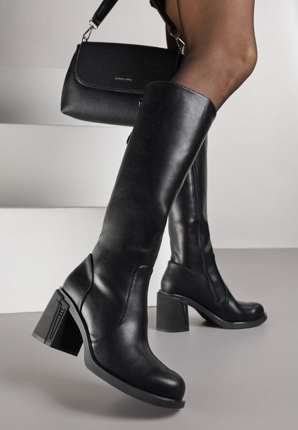 Born2be - Czarne Skórzane Kozaki VICES na Obcasie z Ozdobnymi Paseczkami Vidare. Okazja: na co dzień. Zapięcie: zamek. Kolor: czarny. Materiał: skóra. Obcas: na obcasie. Styl: casual, klasyczny, elegancki. Wysokość obcasa: średni