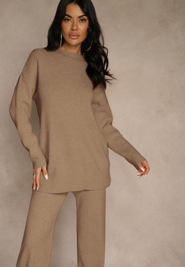Renee - Ciemnobeżowy Komplet z Wełną i Bawełną Szerokie Spodnie i Sweter o Długim Kroju Reilissa. Kolor: beżowy. Materiał: wełna, bawełna
