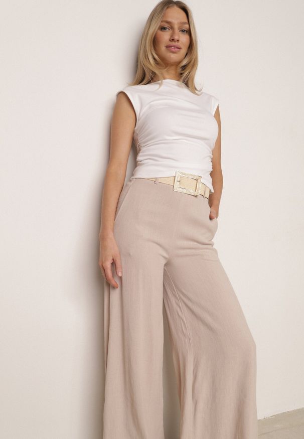 Born2be - Beżowe Spodnie z Wiskozą o Szerokim Kroju z Wysokim Stanem i Paskiem Larailure. Okazja: na co dzień, do pracy. Stan: podwyższony. Kolor: beżowy. Materiał: wiskoza. Długość: krótkie. Sezon: wiosna, lato. Styl: casual