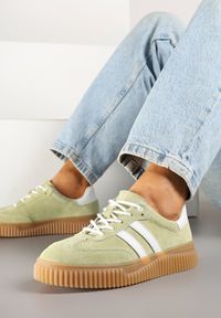 Born2be - Jasnozielone Sneakersy z Naturalnego Zamszu na Grubej Tłoczonej Podeszwie Teneskela. Okazja: na co dzień. Kolor: zielony. Materiał: zamsz