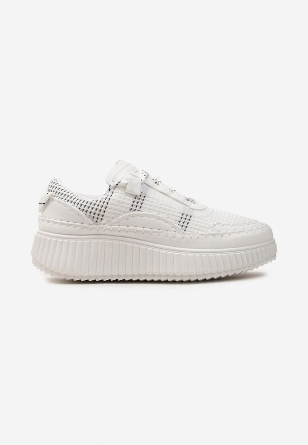 Born2be - Białe Sznurowane Sneakersy na Tłoczonej Platformie Orasa. Nosek buta: okrągły. Zapięcie: sznurówki. Kolor: biały. Materiał: materiał. Obcas: na platformie. Wysokość obcasa: niski