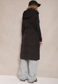 Renee - Czarna Pikowana Kamizelka ze Ściągaczem w Talii i Kapturem z Możliwością Odpięcia Aminstina. Okazja: na spacer. Kolor: czarny. Materiał: jeans. Styl: elegancki #5