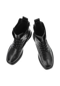 Czarne Botki Vinceza Wygodne Buty Damskie. Okazja: na co dzień. Zapięcie: sznurówki. Kolor: czarny. Szerokość cholewki: normalna. Wzór: gładki, aplikacja. Sezon: zima, jesień. Obcas: na obcasie. Styl: klasyczny, casual, elegancki #4