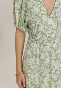 Renee - Miętowa Sukienka Denei. Kolor: zielony. Materiał: materiał. Długość rękawa: krótki rękaw. Wzór: aplikacja. Długość: maxi #3
