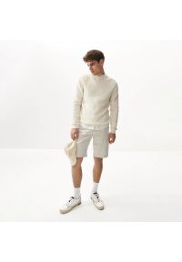 Reserved - Sweter z waflowej dzianiny - Kremowy. Kolor: kremowy. Materiał: dzianina