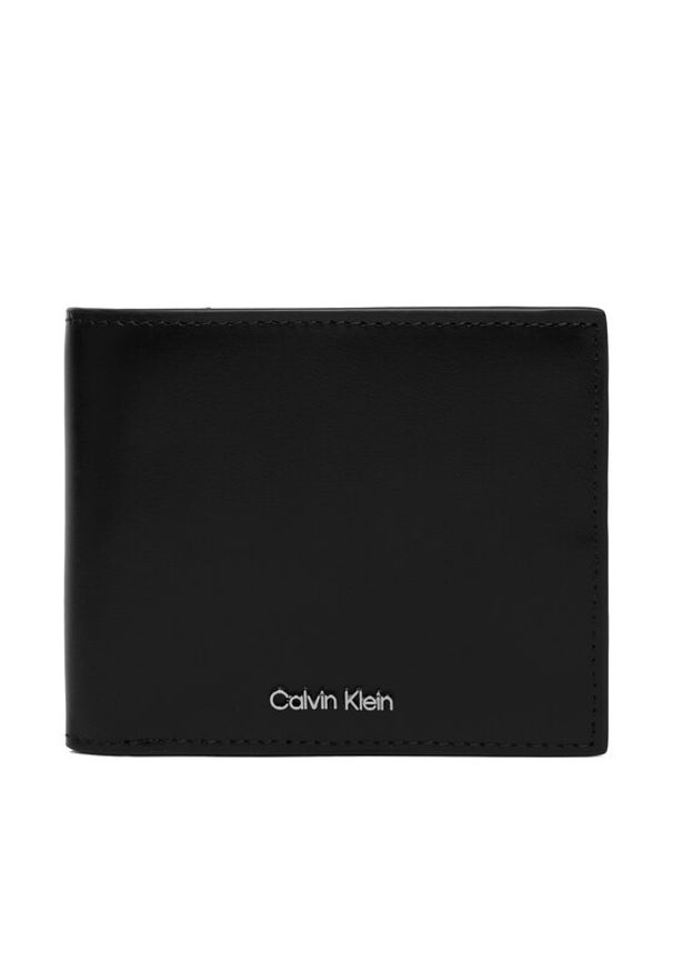 Calvin Klein Portfel Raised Ew Bill Fold W/ Coin LV04D1163G Czarny. Kolor: czarny. Materiał: skóra