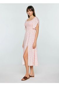 Big-Star - Sukienka damska midi z wiskozy z motywem kwiatowym różowa Bler 600. Typ kołnierza: dekolt w karo. Kolor: różowy. Materiał: wiskoza. Wzór: kwiaty. Długość: midi #7
