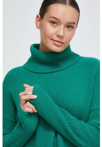 United Colors of Benetton sweter wełniany damski kolor zielony lekki z golfem. Typ kołnierza: golf. Kolor: zielony. Materiał: wełna. Długość rękawa: długi rękaw. Długość: długie #1