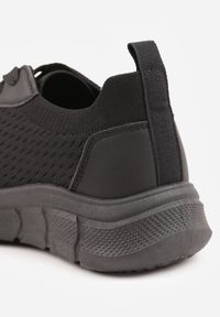 Born2be - Czarne Minimalistyczne Buty Sportowe z Siateczki na Tłoczonej Podeszwie Zanera. Okazja: na co dzień, na spacer. Kolor: czarny. Materiał: jeans. Szerokość cholewki: normalna. Sport: turystyka piesza, fitness, joga i pilates #6