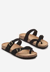 Born2be - Czarne Klapki Japonki na Korkowej Podeszwie Zdobione Klamrami Idaliora. Okazja: na plażę. Kolor: czarny. Materiał: jeans. Wzór: aplikacja. Sezon: lato #4