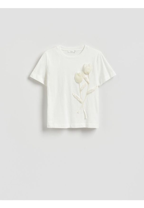 Reserved - T-shirt z aplikacją - biały. Kolor: biały. Materiał: dzianina, bawełna. Wzór: aplikacja. Styl: klasyczny