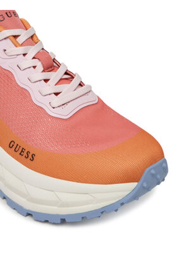 Guess Sneakersy 177201 Różowy. Kolor: różowy. Materiał: materiał