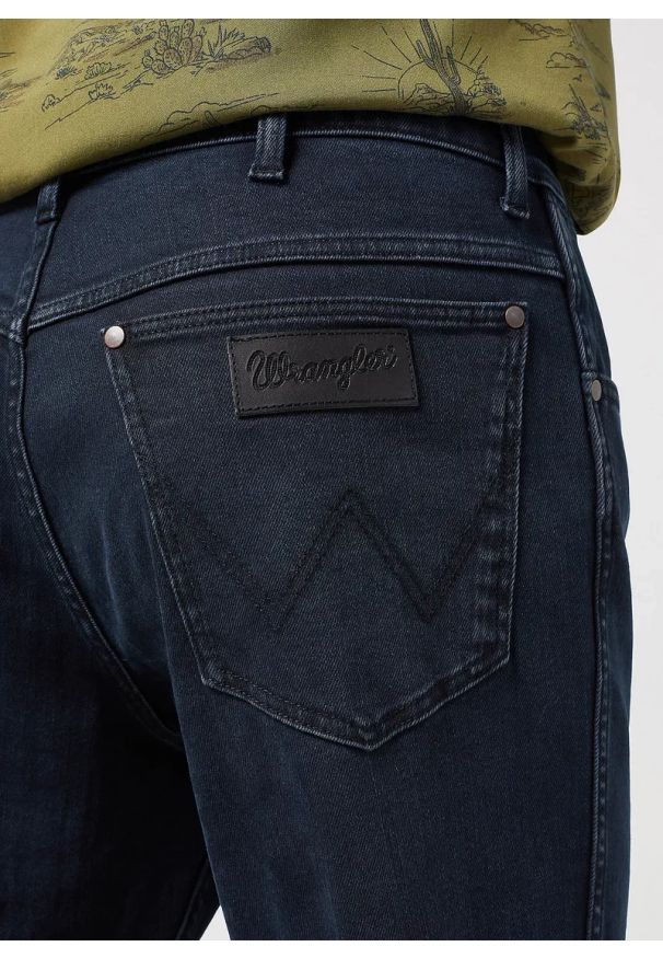 Wrangler - MESKIE SPODNIE WRANGLER RIVER CLOUDY SKIES 112352674