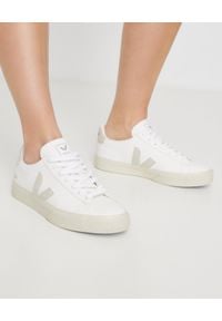 Veja - VEJA - Białe sneakersy Campo. Kolor: biały. Materiał: jeans, guma, zamsz. Wzór: gładki #1