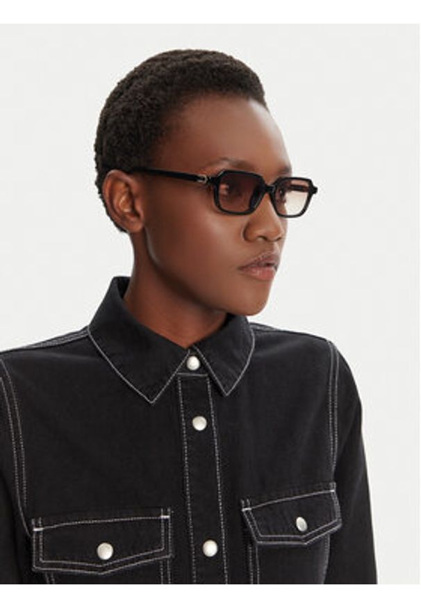 Furla Okulary przeciwsłoneczne Sunglasses WD00153-A.0116-O6000-4-401-20-CN-D Czarny. Kolor: czarny
