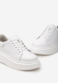 Born2be - Białe Sneakersy na Platformie z Naturalnej Skóry Isabeta. Nosek buta: okrągły. Zapięcie: sznurówki. Kolor: biały. Materiał: skóra. Obcas: na platformie. Wysokość obcasa: niski #5