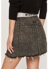 Miss Sixty - Spódnica jeansowa. Okazja: na co dzień. Kolor: szary. Materiał: jeans. Styl: casual #3