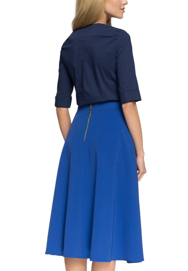 Sukienki.shop - Elegancka spódnica rozkloszowana midi niebieska. Okazja: do pracy. Kolor: niebieski. Styl: elegancki