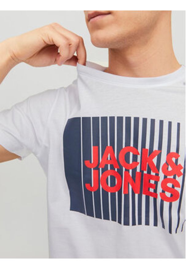Jack & Jones - Jack&Jones T-Shirt Corp 12233999 Biały Standard Fit. Kolor: biały. Materiał: bawełna