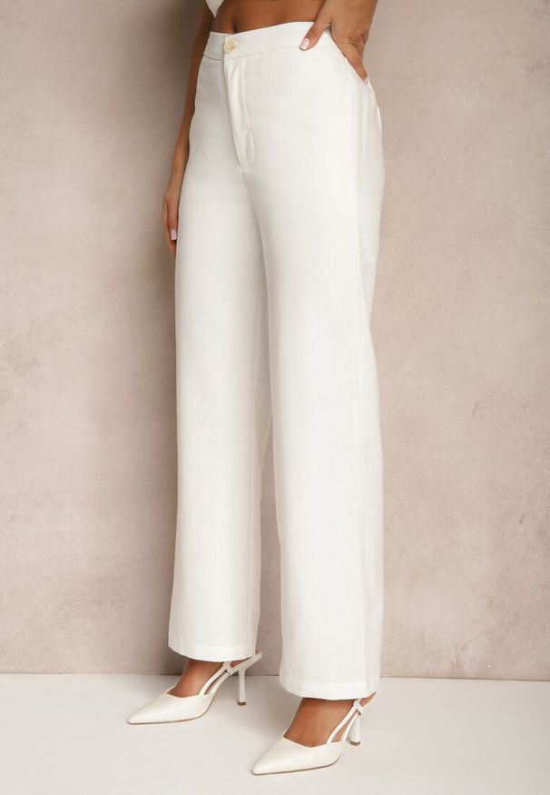 Renee - Białe Spodnie z Bawełną o Szerokim Kroju High Waist Feneliona. Okazja: na co dzień. Stan: podwyższony. Kolor: biały. Materiał: bawełna. Styl: casual