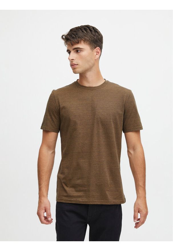 Casual Friday T-Shirt 20504834 Brązowy Regular Fit. Okazja: na co dzień. Kolor: brązowy. Materiał: bawełna. Styl: casual