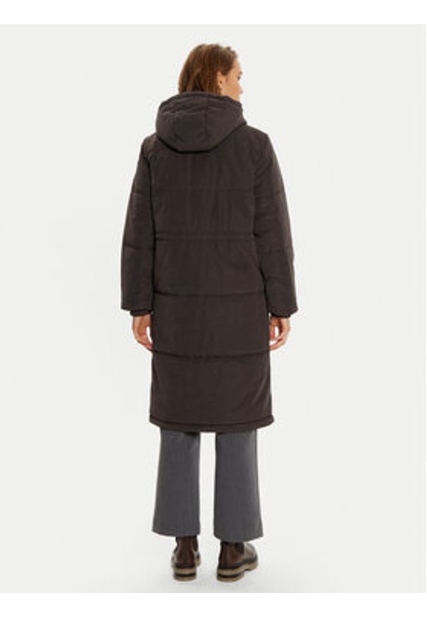 Wrangler Kurtka zimowa 112358031 Brązowy Oversize. Kolor: brązowy. Materiał: syntetyk. Sezon: zima