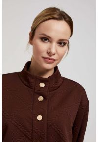 MOODO - Bluza z ozdobnymi guzikami brązowa. Kolor: brązowy. Materiał: elastan, poliester