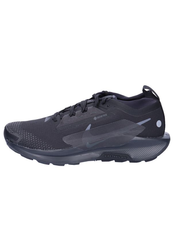 Buty do biegania męskie Nike Pegasus Trail 5 GTX. Zapięcie: sznurówki. Kolor: czarny. Materiał: syntetyk, tkanina, materiał. Szerokość cholewki: normalna. Technologia: Gore-Tex. Sport: bieganie