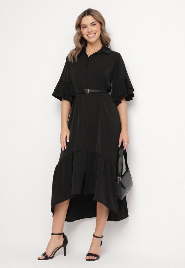 Born2be - Czarna Sukienka Koszulowa z Ozdobną Falbanką Daviravie. Okazja: na co dzień. Kolor: czarny. Typ sukienki: koszulowe. Styl: elegancki, klasyczny, casual