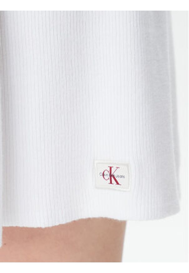 Calvin Klein Jeans Sukienka codzienna J20J225269 Biały Slim Fit. Okazja: na co dzień. Kolor: biały. Materiał: bawełna. Typ sukienki: proste. Styl: casual
