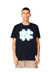 Koszulka sportowa męska Mitchell & Ness University Of North Carolina. Kolor: czarny. Długość rękawa: krótki rękaw. Długość: krótkie