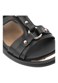 Klapki damskie Artiker, cholewka ze skóry naturalnej licowej wsuwany fason wielopaskowa konstrukcja na płaskiej podeszwie, czarne, 58C1631. Kolor: czarny. Materiał: skóra. Wzór: paski. Sezon: lato. Obcas: na płaskiej podeszwie. Styl: elegancki, klasyczny #4