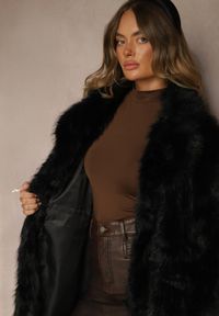 Renee - Czarny Płaszcz Futerko z Paskiem Wiązanym w Talii Dinelle. Kolor: czarny. Materiał: futro. Sezon: zima, jesień. Styl: elegancki #3