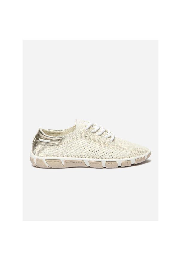 Niskie buty damskie TBS Jazaria. Kolor: biały. Materiał: skóra