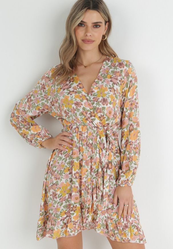 Born2be - Ciemnoróżowo-Pomarańczowa Sukienka Mini z Kopertowym Dekoltem i Gumką w Talii Zynicue. Okazja: na spacer, do pracy, na randkę. Kolor: różowy. Typ sukienki: kopertowe. Długość: mini