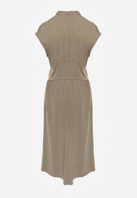 Renee - Zielona Sukienka na Guziki z Gorsetowym Panelem z Klamrami w Talii Frose. Typ kołnierza: dekolt gorset. Kolor: zielony. Typ sukienki: gorsetowe. Długość: midi #8