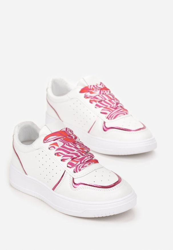 Born2be - Biało-Różowe Sneakersy z Błyszczącymi Wstawkami i Dekoracyjnym Sznurowaniem Horustia. Kolor: biały