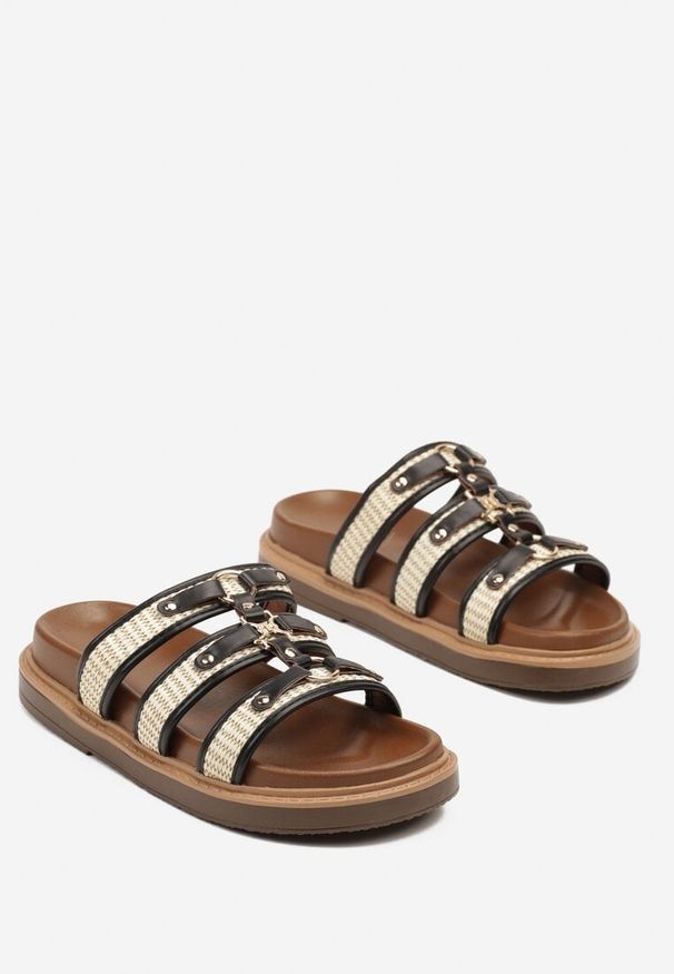 Renee - Czarne Plecione Klapki w Stylu Gladiatorek Morillia. Okazja: na co dzień. Nosek buta: otwarty. Kolor: czarny. Wzór: paski. Materiał: jeans. Sezon: lato. Obcas: na obcasie. Styl: elegancki, casual. Wysokość obcasa: średni