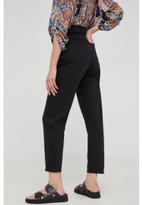 Answear Lab spodnie damskie kolor czarny fason chinos high waist. Stan: podwyższony. Kolor: czarny. Materiał: tkanina. Styl: wakacyjny