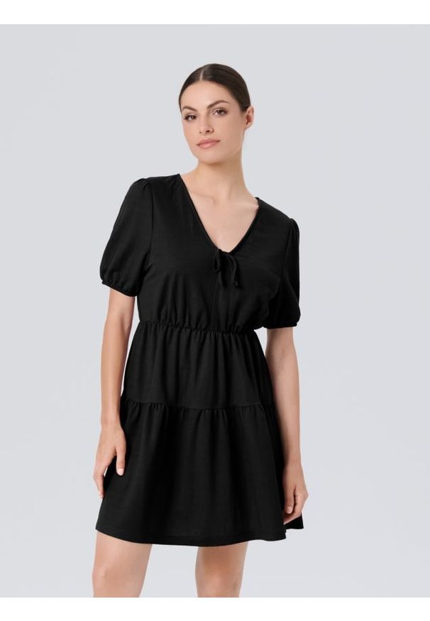 Sinsay - Sukienka mini babydoll - czarny. Kolor: czarny. Długość: mini